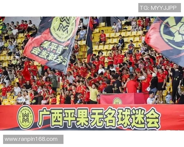 重庆足球队实力之争引发热议球迷观点各异分析背后原因